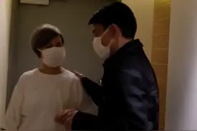 59岁刘德华晚餐曝光，全素菜太朴素毫无巨星相，亲密搭肩神秘女图片