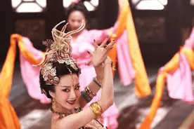 还记得那个“古装NO1美人”吗？曾经被狗咬得毁容，如今怎么样了图片