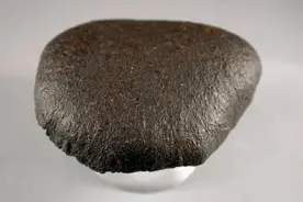 陨石的熔壳特征有哪些？图片