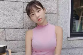 少女非池中之物，娃娃脸穿衣服更显可爱图片
