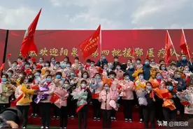 阳泉60名白衣战士回家，现场一幕幕令人落泪图片