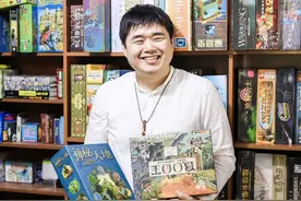 他在郑州边玩边创业，居然还成功了，怎么做到的？图片