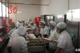 高三复学第一天，午餐是如何安排的？夜航记者走进校园图片