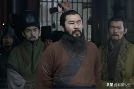 《三国演义》许攸的教训告诉我们，再有本事的人，也不能犯这个错图片