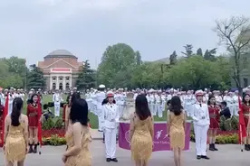 清华学生跳个舞，哪至于丢了学校的脸图片