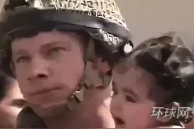 于凡诺说：这个世纪最悲伤的离别，阿富汗喀布尔国际机场铁丝网图片