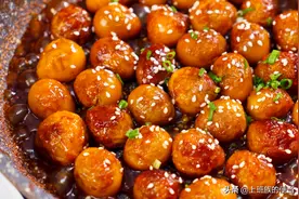 鹌鹑蛋又出新吃法，香甜可口，家里的小孩超爱吃图片