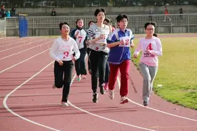 到了初中，告诫孩子这几类同学一定别去“招惹”，会拖自己下水图片