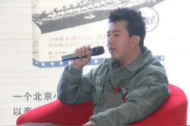 中国小伙在美航母服役4年，归国看见辽宁号后，一番话令人沸腾图片