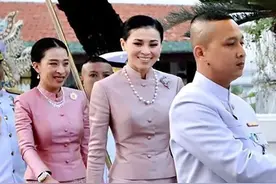 43岁苏提达王后有中国血统，走在泰王身后莞尔一笑，杨柳细腰抢镜图片