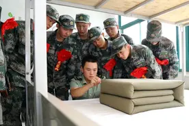 新兵入伍前为啥要注销户口？让人肃然起敬图片