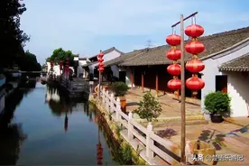 浙江省有一个古村，村中没有一户人家，却成为宁波市有名的风景图片