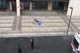 相约轻生？深圳两名14岁初中女生坠楼身亡，一人还穿着校服图片