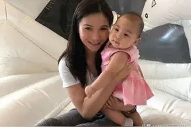 郭晶晶接班人，职业生涯获47枚金牌，退役后的何姿持家带娃亦从容图片