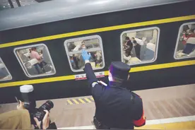 历时76天，我们终于目睹武汉“重启”这一瞬间！图片