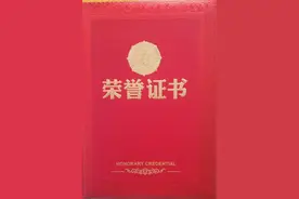 多少青春不再，多少情怀已更改，我还拥有你的爱……掌声响起来图片