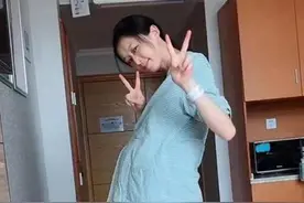 “最苗条孕妇”火了，跳着舞在产房待产，网友：真是长胎不长肉啊图片