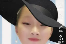 夜里陪学习一天的女儿散步，她的一句话我心里五味杂陈！图片