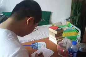 幼年丧父，黑龙江鹤岗励志学子高瑞想尽早做家里的”顶梁柱“图片