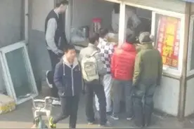 “鸡蛋灌饼”梗，世界杯关键失误！周琦被骂惨后，首度回应图片