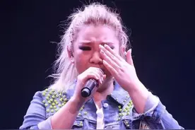 沈殿霞为了留住郑少秋生下女儿，无依无靠的郑欣宜现在怎么样了？图片
