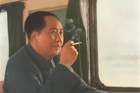 李先念开会抽雪茄，毛主席接过一根问：好烟怎么不早点拿出来给我图片