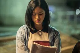 《八角亭谜雾》念玫现实中真漂亮，04年生米拉私服穿搭时髦又个性图片