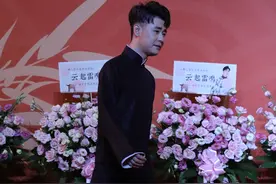 张云雷图集：20190810 上海云起雷鸣相声专场 #德云社#图片