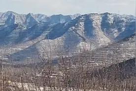 史敢当 | 推开窗户看见山图片