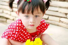 女儿两周岁了还不会叫爸爸，带她去医院检查，医生恭喜：捡到宝了图片