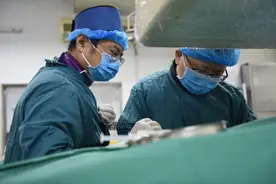 "胃疼"两天心脏险停摆 警惕非典型症状心梗图片