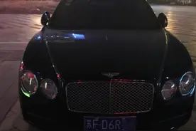 南通街头这两部宾利，车型和车牌格式完全一致，仅苏E苏F一划之差图片