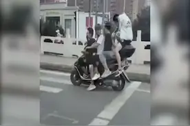 耍杂技？五名男孩当街“炫技”上演摩托叠罗汉，交警一查竟全未满16岁图片