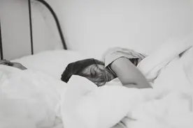 只哄睡“不”涉黄的哄睡师，月入过万，如今游走在灰色边缘图片