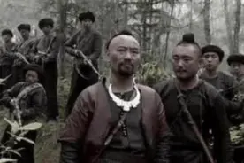 土匪夫妻猖獗之后，遭7000人围捕，结局大快人心图片