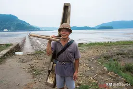 探访真正的赶海人，他们的劳动又脏又累，并不是视频中看到的样子图片