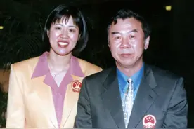 袁伟民曾因奥运会与何振梁结怨，如今一个去世，另一个生活似神仙图片