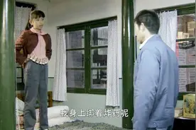 女儿顽皮父亲教训，结果一溜烟的就跑树上，叛逆期小孩让人烦恼视频封面