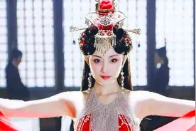 “北方有佳人，一顾倾人城，再顾倾人国”，竟不是指古代四大美人图片