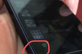 网友自曝iPhone 12才用3天就掉漆了图片