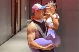 性感“瑜伽健身女神”，魔鬼身材太惹火，因健身结识肌肉男友图片