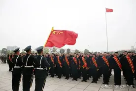 又到退伍季，这样的送别真感人图片