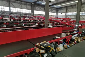 “最美快递员”辞职，连开3家猪肉店，“工资低、压力大”成快递员辞职主因图片