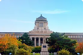 吉林大学各学院就业率，护理学院几乎垫底，法学院也不尽人意图片
