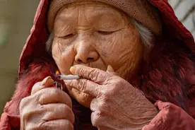 给老吸烟的人提个醒：喜欢吸烟选择这3种烟，比传统烟危害小一些图片