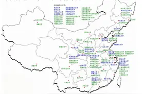 21年高考“尴尬事”，581分只考上民办大学，全家含泪决定复读图片