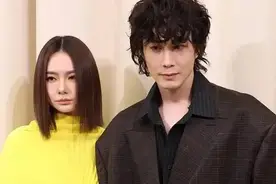哪有什么不老女神！张柏芝生图太显老，戚薇脸垮刘雯爆炸头没法看图片