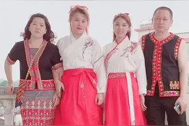 锦上添花：文山村来了一群美丽炫舞美女图片