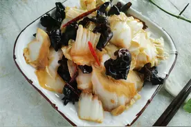 大白菜怎样做好吃，和这个食材一起炒，适合冬季吃，脆嫩下饭图片