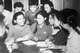 售货员李素文：表现突出成副委员长，跌落后靠劳动成糖果厂副厂长图片